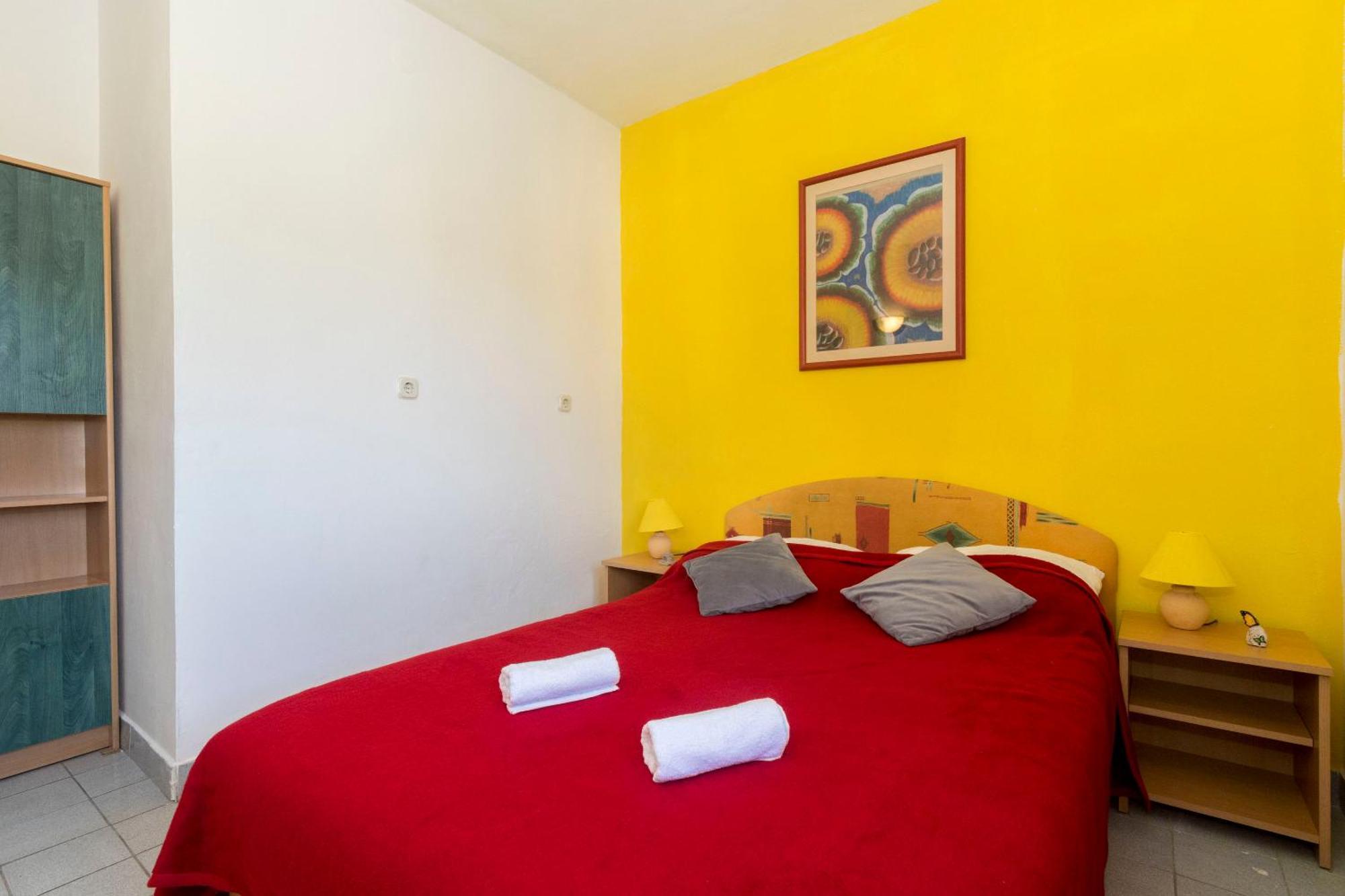 Apartments Palma Jelsa  Exterior photo